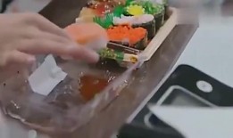 日本寿司新闻爆料视频,揭秘寿司制作背后的惊人真相！